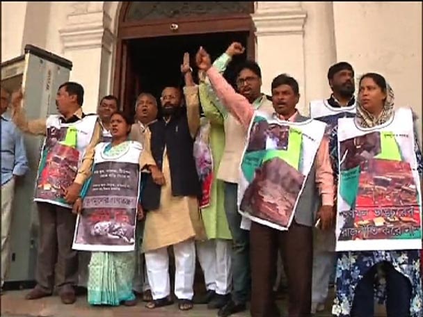 Cong Left Mlas United Decide To Boycott State Budget মান্নানকে হেনস্থার জের, কাল রাজ্য বাজেট বয়কট কং-বামের, বিকল্প বাজেট পেশের সিদ্ধান্ত