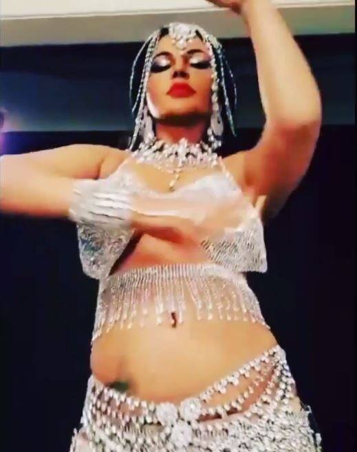 তাঁর কার্যকলাপ সম্পর্কে রাখী সোশ্যাল মিডিয়ায় নিয়মিত শেয়ার করেন।