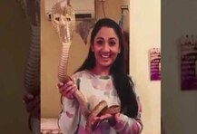 সোশ্যাল মিডিয়ায় গোখরোর সঙ্গে ভিডিও পোস্ট করে গ্রেফতার অভিনেত্রী শ্রুতি উলতাফ