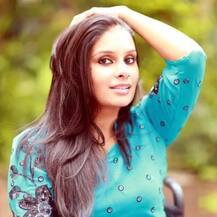 ট্রেনে কুলিদের হাতে শ্লীলতাহানির শিকার হন, প্রতিকার চেয়ে প্রধানমন্ত্রীর দ্বারস্থ ভিরালি মোদী