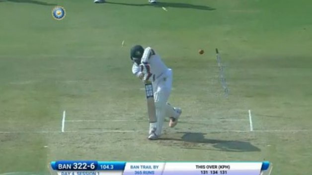 Watch Bhuvneshwar Kumars Stunning Delivery To Dismiss Mehedi Hasan দেখুন, মেহেদি হাসানকে বোকা বানিয়ে বোল্ড করলেন ভুবনেশ্বর কুমার