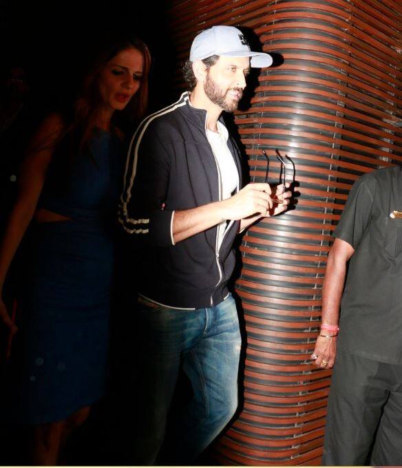 দেখুন- পার্টির পরবর্তী ছবি। ফটো- মানব মঙ্গলানি)