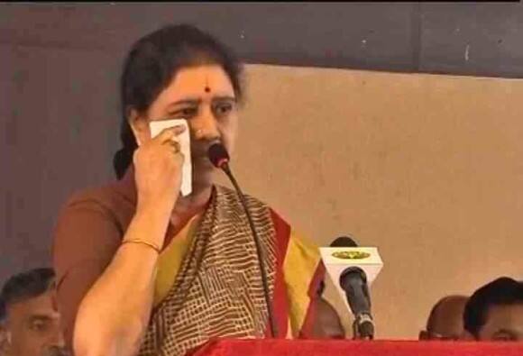 Sasikala Da%e2%80%89case Verdict Supreme Court Convicts Her Asks To Surrender চূর্ণ মুখ্যমন্ত্রী হওয়ার স্বপ্ন, আয়ের সঙ্গে সঙ্গতিহীন সম্পত্তির মামলায় শশীকলাকে ৪ বছরের কারাদণ্ড দিল সুপ্রিম কোর্ট