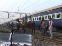 রেললাইনে ফাটল, লাইনম্যানের তৎপরতায় রক্ষা পেল ময়ূরাক্ষী ফাস্ট প্যাসেঞ্জার