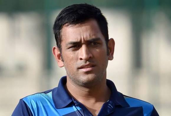 ভারত-বাংলাদেশ দিন রাতের টেস্টে অতিথি ধারাভাষ্যকার মহেন্দ্র সিংহ ধোনি?