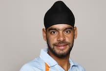 গাড়ি নিয়ে আন্ধেরি স্টেশনের প্ল্যাটফর্মে ঢুকে আটক ক্রিকেটার