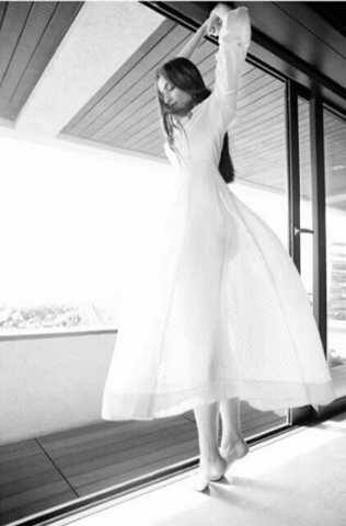 ফিরে ফের পরবর্তী ছবি ‘বীরে দি ওয়েডিং’ ছবির শ্যুটিং শুরু করবেন সোনম। ছবিতে রয়েছেন করিনা কপূর খান। ছবি সৌজন্য সোনম কপূরের ইনস্টাগ্রাম