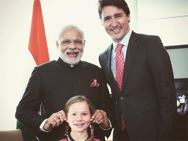 ভারতের প্রধানমন্ত্রী নরেন্দ্র মোদীর সঙ্গে