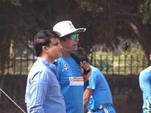 যখন কোচ ও আম্পায়ারের দ্বৈত ভূমিকায় সৌরভ