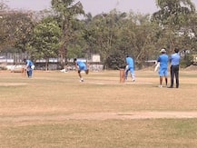 যখন কোচ ও আম্পায়ারের দ্বৈত ভূমিকায় সৌরভ