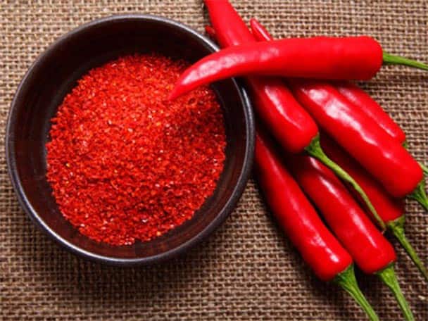 Man Attacks Girl With Chili Powder Second Time In 3 Months মেয়ের চোখে ৩ মাসে দুবার লঙ্কা গুঁড়ো! দোষীর কেন সাজা হয়নি? বাবা-মায়ের তোপ পুলিশকে