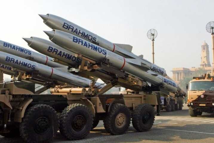 India Test Fires Brahmos Missile ব্রহ্মস ক্ষেপনাস্ত্রের সফল পরীক্ষামূলক উৎক্ষেপণ