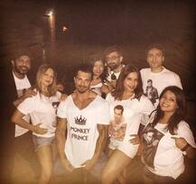 গোয়ায় কর্ণ সিংহ গ্রোভারের জন্য বিপাশা বসুর সারপ্রাইজ প্রি বার্থডে পার্টি!