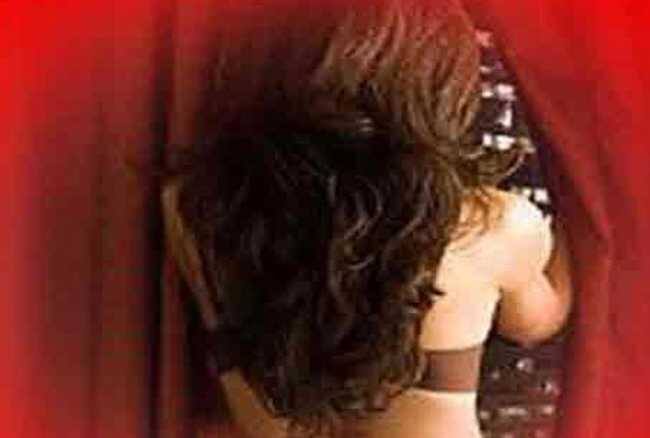 পরে সেই ছবিই ভাইরাল হয়ে যায় সোশ্যাল মিডিয়ার মাধ্যমে