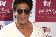 গোলাপ, স্মার্টফোন- ভ্যালেনটাইন্স ডে-তে মহিলা কর্মীদের শাহরুখের গিফট!