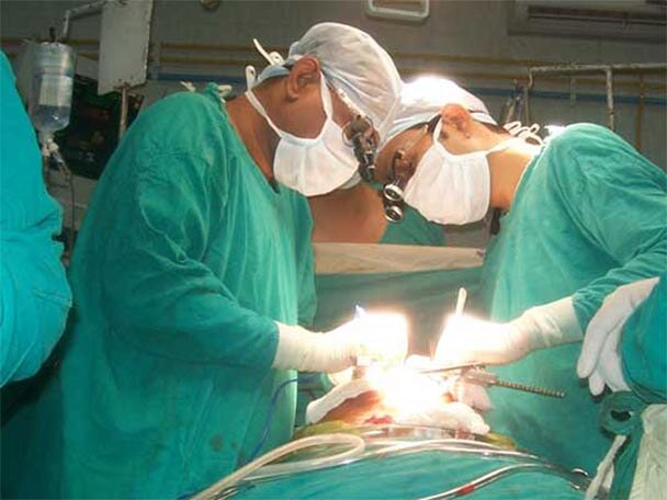 Mizo Mla Performs Emergency Operation On Woman As Govt Hospital Surgeon Was Away হাসপাতালে সার্জেন নেই, রোগিনীর জরুরি অপারেশন করলেন  মিজো  বিধায়ক!