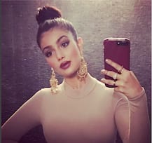 ঠোঁট সার্জারি নিয়ে নেটিজেনদের আক্রমণের পাল্টা চাঁচাছোলা জবাব আয়েষা টাকিয়ার