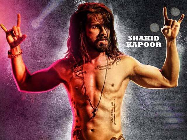 ‘উড়তা পঞ্জাব’ মুক্তি পায় গত বছর। ড্রাগের নেশায় ডুবে থাকা যুবসমাজকে তুলে ধরা হয় এই ছবিতে। শাহিদের অভিনয় দর্শক প্রশংসিত হয়।