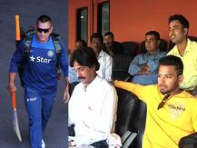 রেলের প্রাক্তন সহকর্মীদের সারপ্রাইজ দিলেন ধোনি