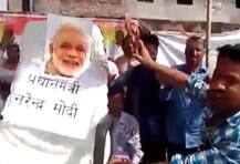 প্রধানমন্ত্রীর ছবিতে জুতোর বাড়ি মারতে বলে বিতর্কে বিহারের মন্ত্রী, ইস্তফা দাবি বিজেপির