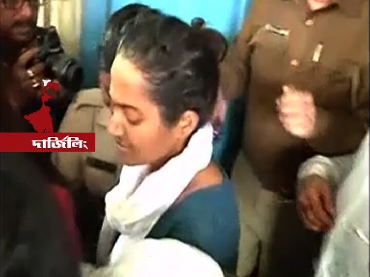 Child Smuggling Case Cid Arrested Bjp Leader Juhi Chowdhury Disguised As Monk সন্ন্যাসীর ছ্দ্মবেশে জুহিকে গ্রেফতার সিআইডি-র