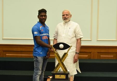 মাত্র চার বছর বয়সে দুর্ঘটনায় দৃষ্টিশক্তি হারান সুনীল। তবে তাতে তাঁর ক্রিকেট খেলা বন্ধ হয়নি