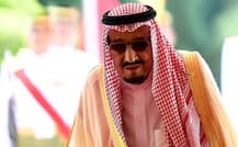 সৌদি রাজা গেলেন ইন্দোনেশিয়া, সঙ্গে ১০০০ সফরসঙ্গী, ৪৬০ টন সামগ্রী!