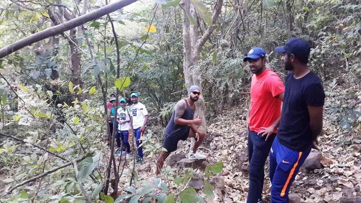ক্রিকেটাররা সবাই এই ট্রেকিং-পর্ব উপভোগ করেছেন