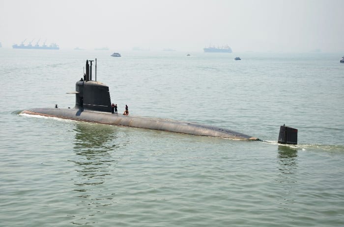 ভারতীয় নৌসেনার নবনির্মিত স্করপিন শ্রেণির সাবমেরিন ‘আইএনএস কলভারী’ -তে প্রথমবার ক্ষেপণাস্ত্র পরীক্ষা করল নৌসেনা