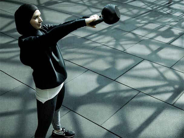 Nike Unveils Hijab For Muslim Athletes নাইকি এবার মুসলিম ক্রীড়াবিদদের জন্যে বাজারে আনল হিজাব