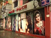 যাদবপুরে বিউটি পার্লারে কাজ শেখানোর নাম করে ডেকে তরুণীকে গণধর্ষণ