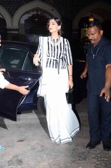 উন্মুক্ত ড্রেস নিয়ে সমালোচনা হওয়ায় নিজের স্টাইলই পাল্টে ফেললেন সোনম!