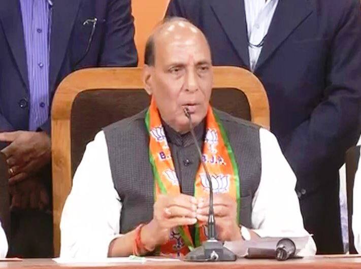 সিআরপিএফ ছাউনি দীর্ঘ সময় অবরোধ করে বড় ক্ষতি করার প্ল্যান ছিল জঙ্গিদের, জানালেন রাজনাথ Terrorists Intended A Prolonged Siege In J K Attack Rajnath সিআরপিএফ ছাউনি দীর্ঘ সময় অবরোধ করে বড় ক্ষতি করার প্ল্যান ছিল জঙ্গিদের, জানালেন রাজনাথ