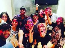 হোলির উৎসবে রঙীন প্রিয়ঙ্কা