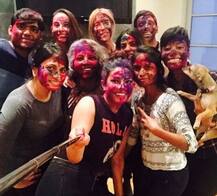 হোলির উৎসবে রঙীন প্রিয়ঙ্কা