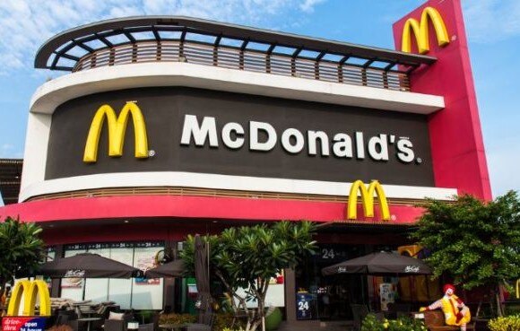 Friend indeed: Burger King asks customers to order from McDonald's বিরল সৌজন্য: ম্যাকডোনাল্ডস থেকেও খাবার অর্ডার করুন, আবেদন চিরপ্রতিদ্বন্দ্বী ফুড চেন বার্গার কিংগের