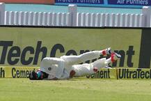 একান্ত প্রয়োজন না হলে বিরাটের ব্যাট করা উচিত নয়, মত গাওস্করের