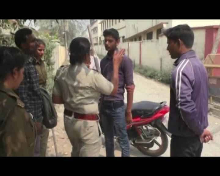পাকড়াও করা হচ্ছে গার্লস স্কুলের সামনে দাঁড়িয়ে থাকা রোমিওদের। 