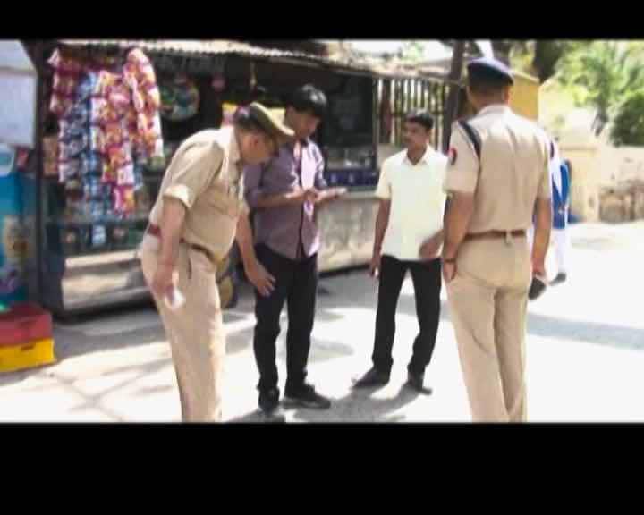 এর ফলে শুধু ইভ টিজারদেরই অবস্থা শোচনীয় হয়ে উঠেছে তা নয়। ধরা পড়েছে অন্যান্য অপরাধীরাও। 