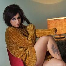 নেহা ভাসিনের সাহসী ফটোশ্যুট, এবার কোথায় ট্যাটু বানালেন তিনি দেখুন