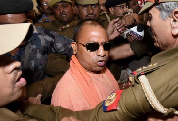 Ips Officer Suspended After Tweeting Yadav Caste Cops Were Being Targeted In Up যোগী রাজ্যে যাদব পুলিশদের টার্গেট করা হচ্ছে: অভিযোগকারী আইপিএসকে সাসপেন্ড করল উত্তরপ্রদেশ সরকার