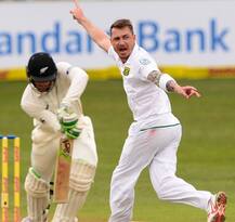 দেখুন, এক মরসুমে সবচেয়ে বেশি উইকেটের রেকর্ড অশ্বিনের