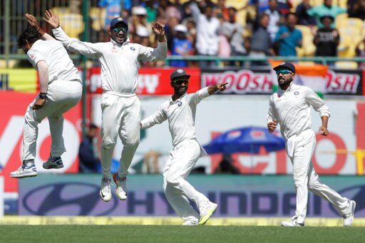 Bowlers Put India On Course For Series Victory স্পিন-পেসের দাপটে অস্ট্রেলিয়া শেষ ১৩৭ রানে, ম্যাচ ও সিরিজ জিততে ভারতের চাই ৮৭ রান