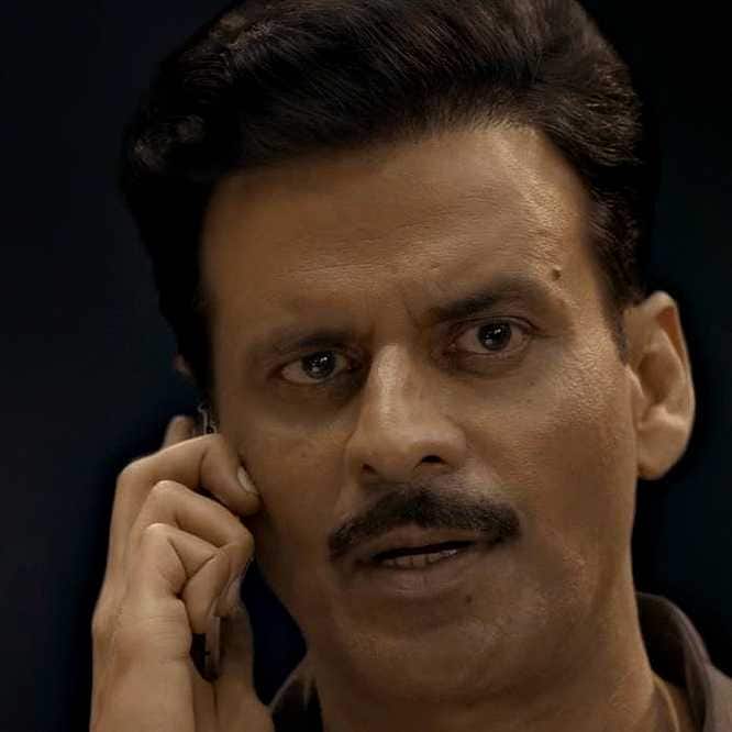 মনোজ এই ছবিতে গোয়েন্দা প্রধান রণবীর সিংহের ভূমিকায় অভিনয় করছেন। গল্প অনুযায়ী, এই রণবীরই শাবানাকে (তাপসী) নিজের এজেন্সিতে নিয়ে আসেন। এই ছবির আগে মনোজ বাজপেয়ী ও নীরজ পাণ্ডে একসঙ্গে ২৬টি ছবি করেছেন।