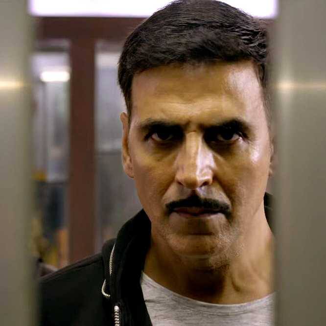 ছবিতে অক্ষয় কুমারকে দেখা গেলেও, গল্পের প্রধান চরিত্র শাবানা, অর্থাৎ তাপসী। এর আগে- বেবি ছবিতে অক্ষয় প্রধান ভূমিকায় ছিলেন। তাপসী ছিলেন প্রায় ২০ মিনিট।