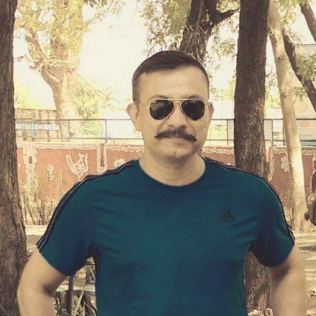 এইএমসের ট্রমা সেন্টারের প্রধান চিকিৎসক অনুরাগ শ্রীবাস্তব বলেছেন, চেতনের ডান চোখের উপর দিয়ে একটি গুলি মস্তিষ্কে আঘাত করেছে। এর ফলে তাঁর চোখ ও মস্তিষ্ক ক্ষতিগ্রস্ত হয়েছে। তবে এখন অনেকটাই সুস্থ হয়ে উঠেছেন চেতন