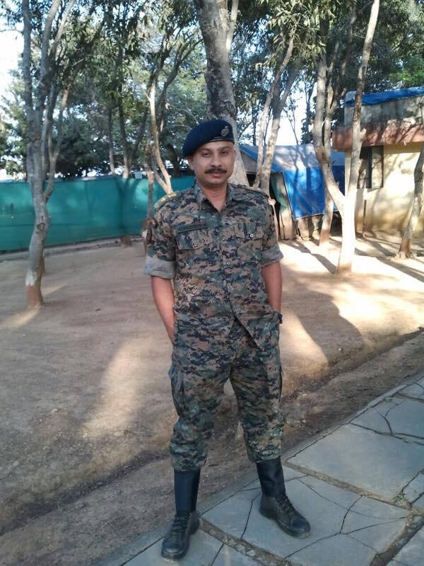 এই সিআরপিএফ কমান্ডান্টের সুস্থ হয়ে ওঠার জন্য তাঁর স্ত্রীকেই সবচেয়ে বেশি কৃতিত্ব দিচ্ছেন চিকিৎসকরা। তাঁরা জানিয়েছেন, পরিরারের অন্যান্যরা ভেঙে পড়লেও, চেতনের স্ত্রী প্রথম থেকেই শক্ত ছিলেন। তিনি কোনও পরিস্থিতিতেই ভেঙে পড়েননি