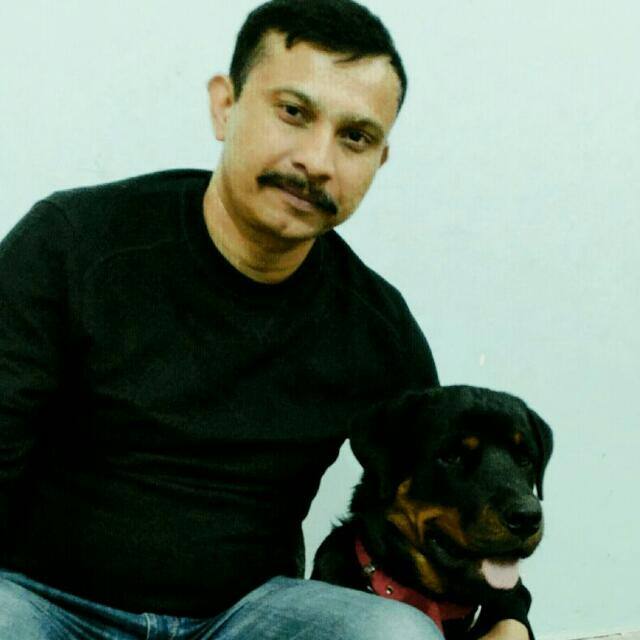 হাসপাতাল থেকে ছাড়া পেলেও, বাড়িতে চেতনের চিকিৎসা চলবে। তাঁর ডান চোখের দৃষ্টি ফেরানোর চেষ্টা করা হবে বলে জানিয়েছেন চিকিৎসকরা