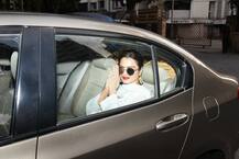 কর্ণ জোহরের যমজ সন্তানকে দেখতে হাজির রেখা, দেখুন ছবিতে