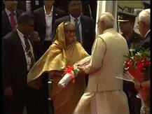ভারত সফরে এলেন হাসিনা, বিমানবন্দরে প্রোটোকল ভেঙে স্বাগত জানালেন মোদী